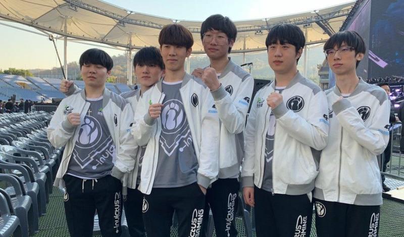 装点成了一 装点成了一